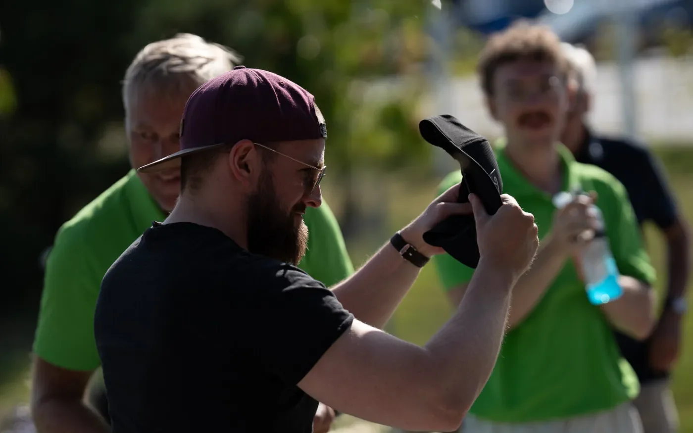 Joachim mottar premie for longest drive p&aring; rangen